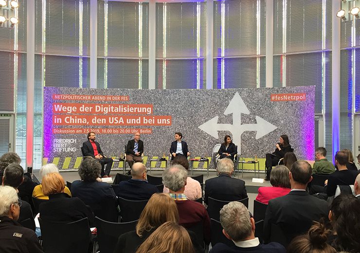 В Берлинском фонде Эберта говорили об особенностях дигитализации в Китае, США и Германии
